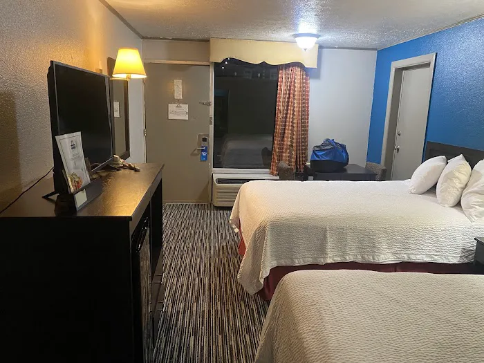 Days Inn by Wyndham Knoxville West 5