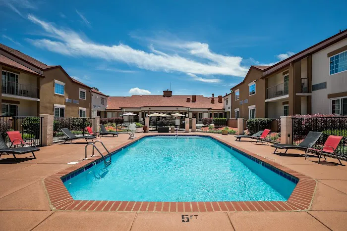 Red Roof PLUS+ & Suites Knoxville West - Cedar Bluff 4