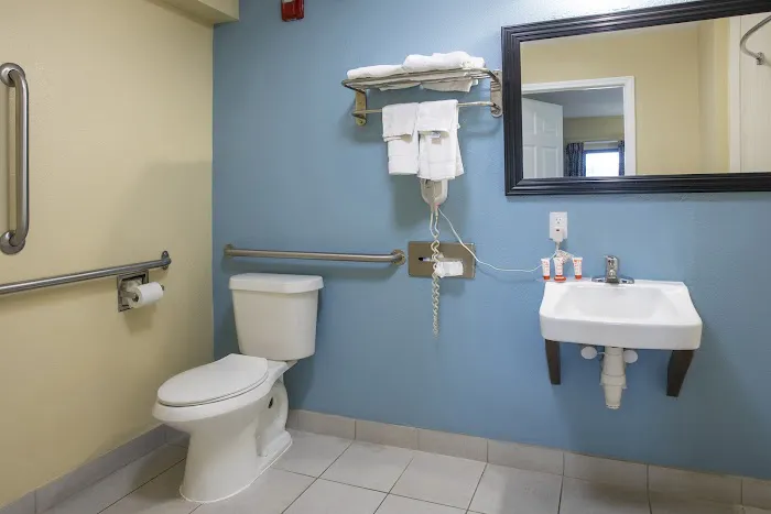 OYO Hotel Knoxville TN Cedar Bluff I-40 5