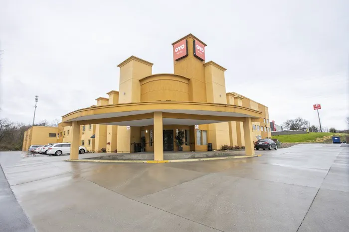 OYO Hotel Knoxville TN Cedar Bluff I-40 5