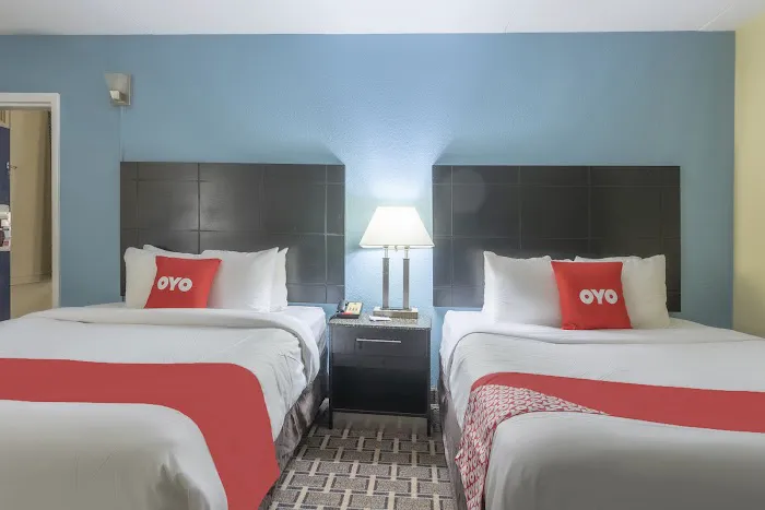 OYO Hotel Knoxville TN Cedar Bluff I-40 5
