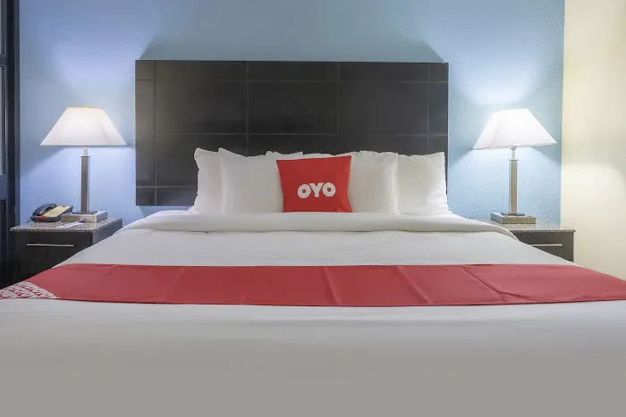 OYO Hotel Knoxville TN Cedar Bluff I-40 5