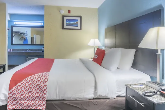 OYO Hotel Knoxville TN Cedar Bluff I-40 5