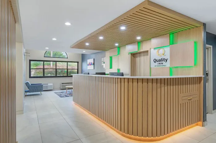 Quality Inn & Suites 4