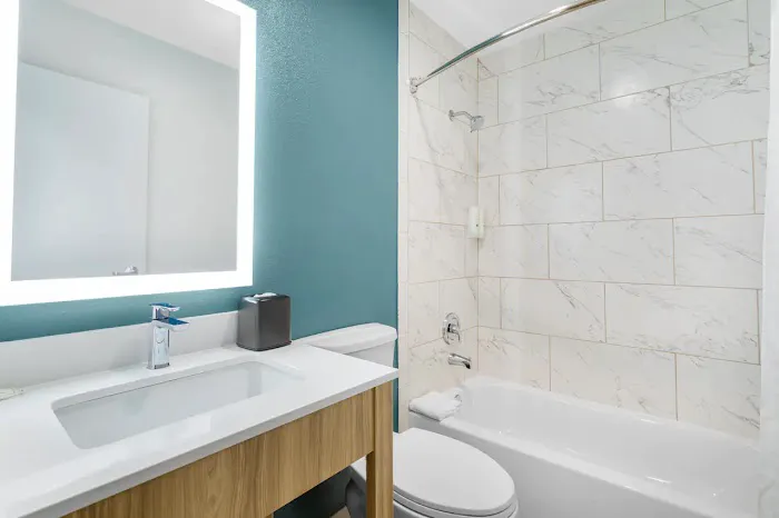 Quality Inn & Suites 4