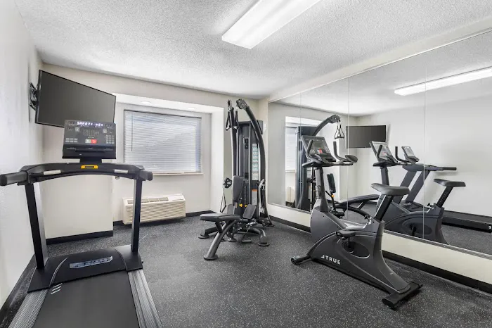 Quality Inn & Suites 4