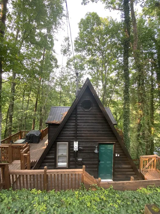 Hillside Hideaway Cabin 4