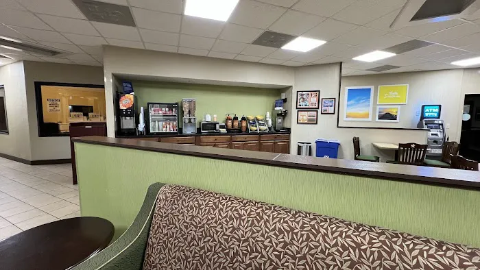 Days Inn by Wyndham Knoxville East 4