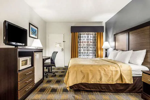 Quality Inn near Six Flags 4