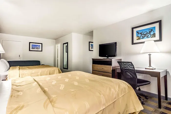 Quality Inn near Six Flags 4