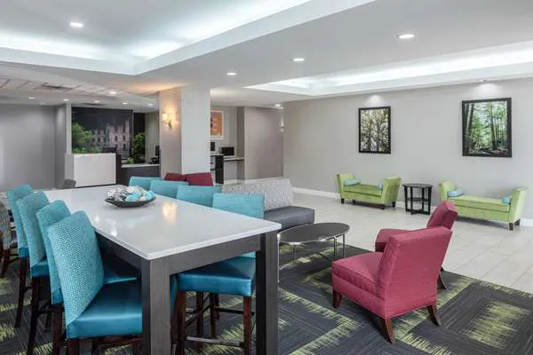 La Quinta Inn & Suites by Wyndham Atlanta Douglasville 4