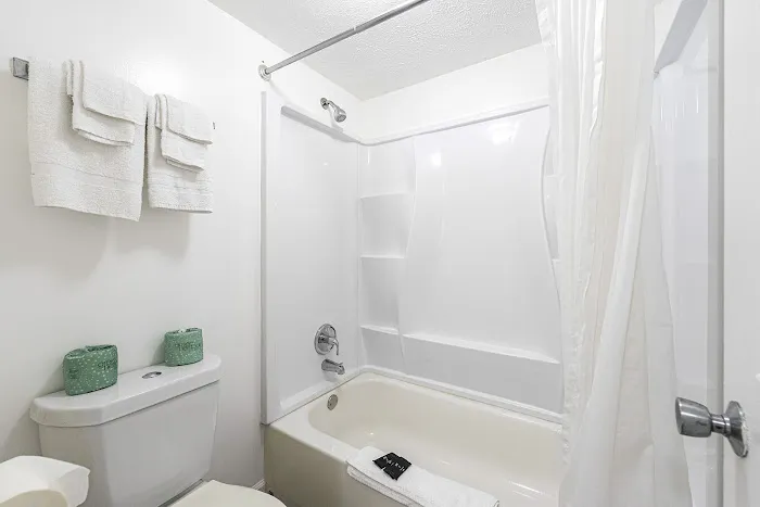 Budgetel Inn & Suites 4