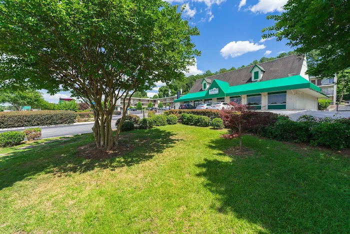 Budgetel Inn & Suites 4