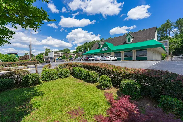 Budgetel Inn & Suites 4