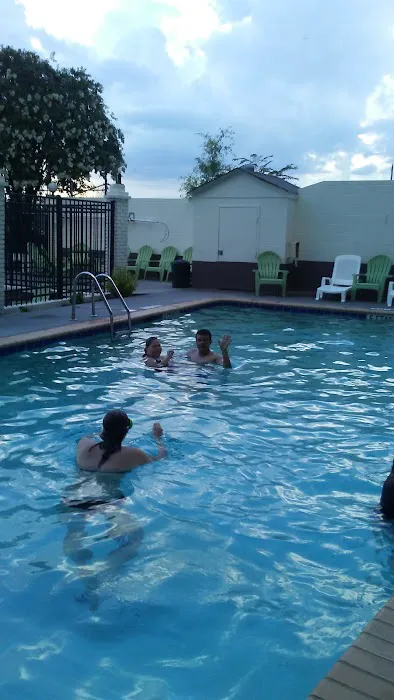 Quality Inn & Suites near Six Flags East 4