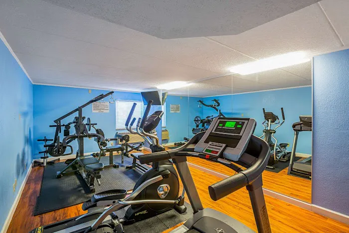Quality Inn & Suites near Six Flags East 4