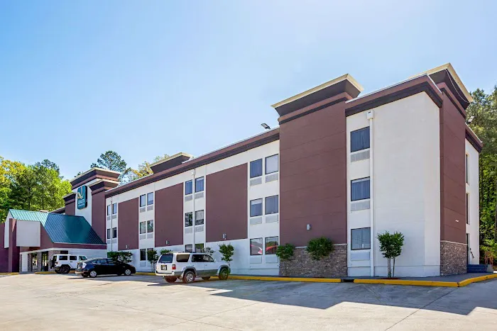 Quality Inn & Suites near Six Flags East 4