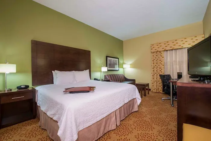 Hampton Inn Greenwood 4