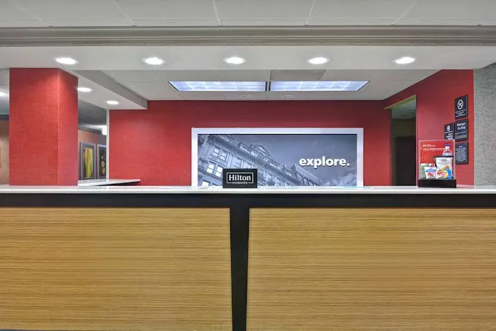 Hampton Inn Greenwood 4