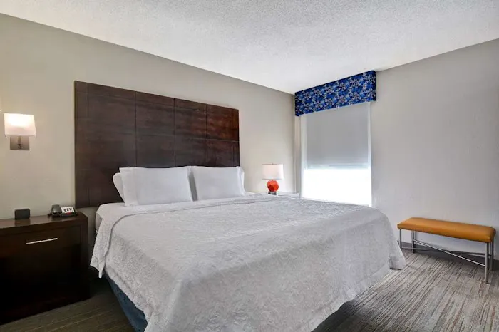 Hampton Inn Greenwood 4
