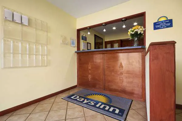 Days Inn by Wyndham Greenwood SC 4