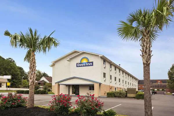 Days Inn by Wyndham Greenwood SC 4