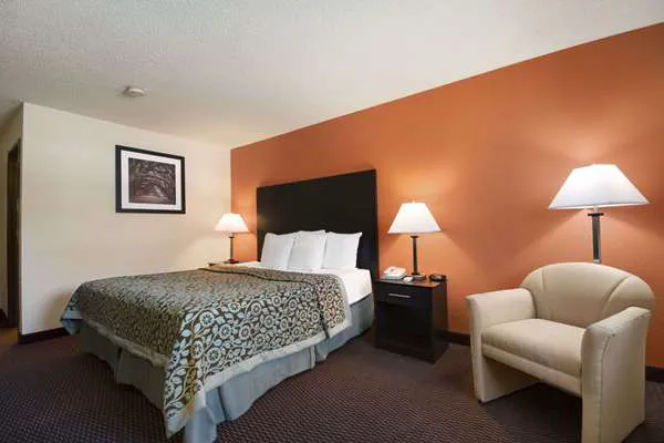 Days Inn by Wyndham Greenwood SC 4