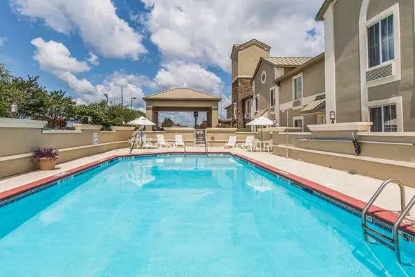 Comfort Inn & Suites Greenwood near University 4