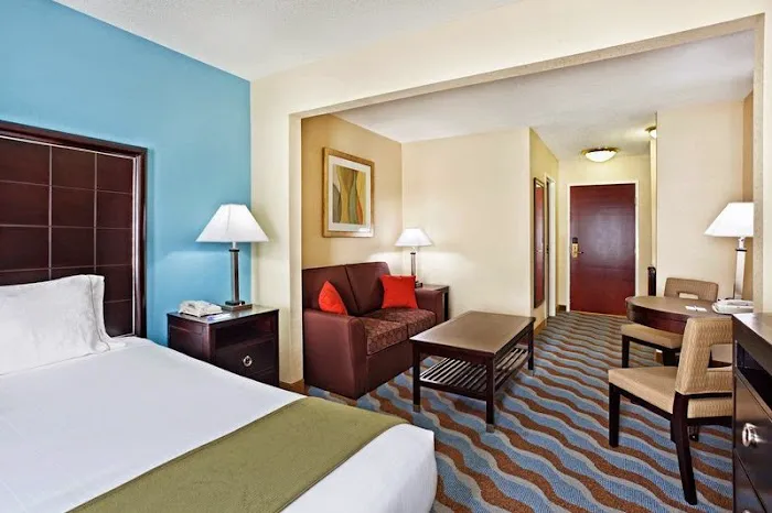 Comfort Inn & Suites Greenwood near University 4