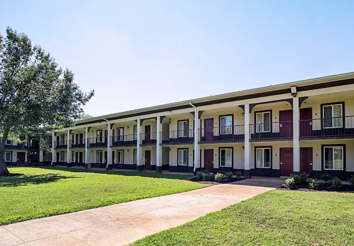 Red Roof Inn & Suites Greenwood, SC 4