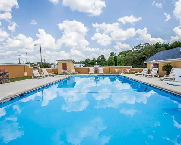 Quality Inn Greenwood Hwy 25 4