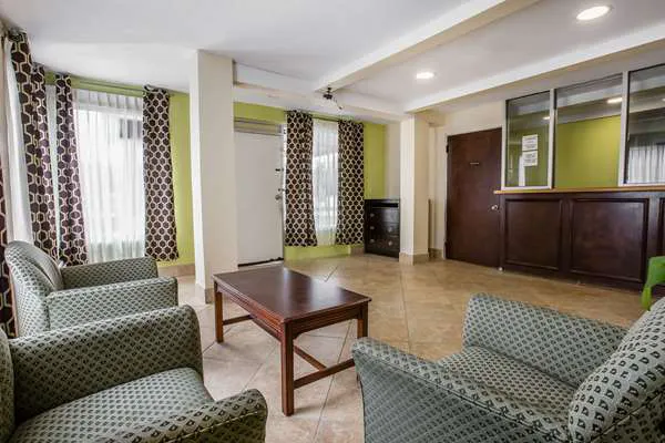 Rodeway Inn 4