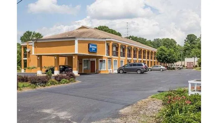 Rodeway Inn 4