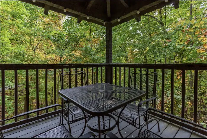 Gatlinburg Cabin By The Trees 4