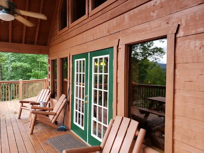 Southern Comfort Cabin 4