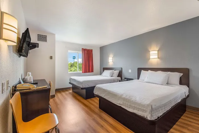 Americas Best Value Inn Knoxville East 4