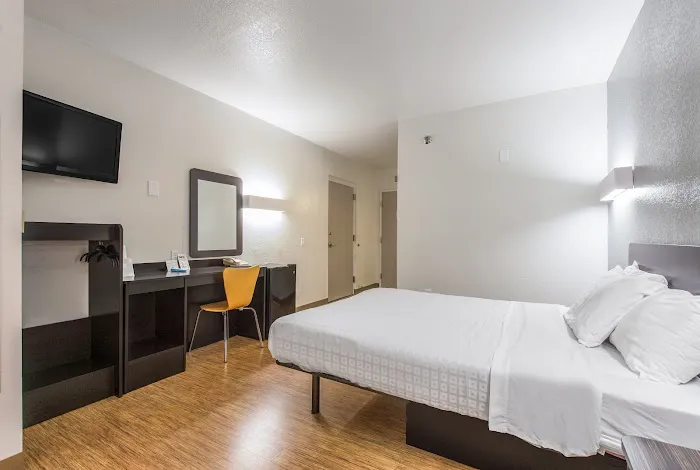 Americas Best Value Inn Knoxville East 4
