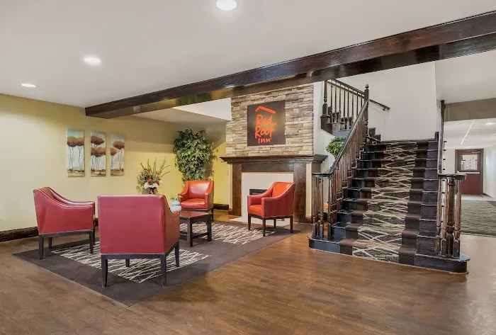 Red Roof Inn & Suites Knoxville East 4