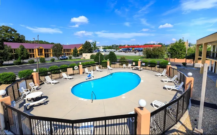 Rodeway Inn 4