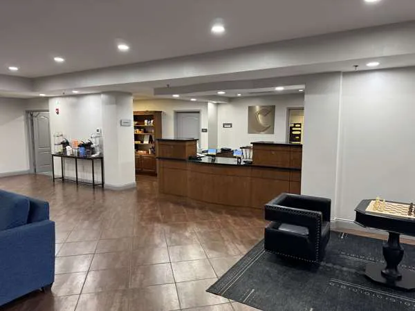 Comfort Suites East 4