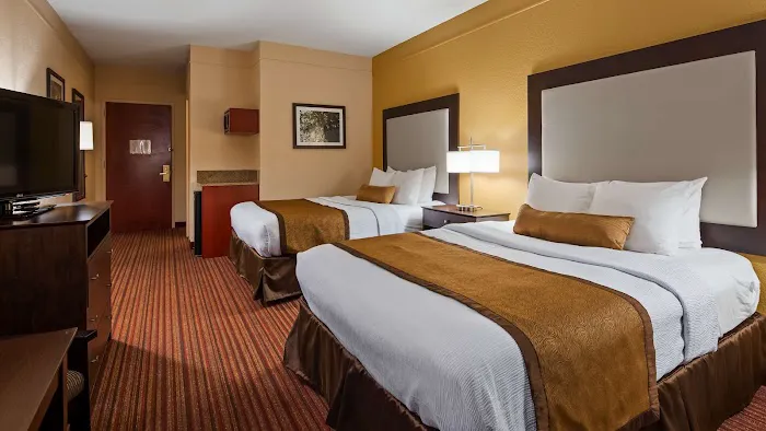Best Western Plus Strawberry Inn & Suites 4