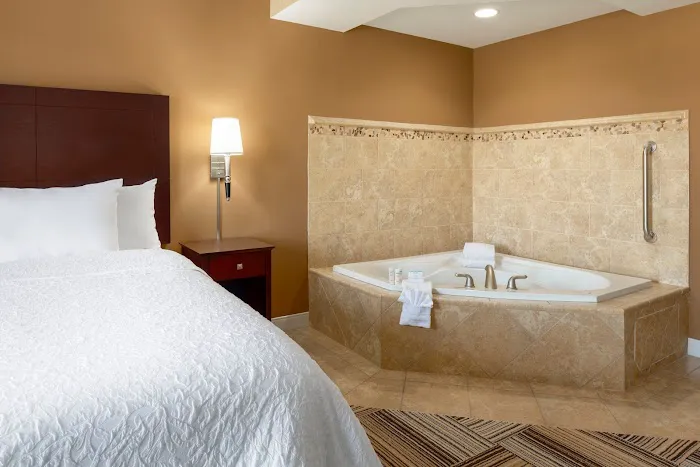 Hampton Inn Knoxville-East 4