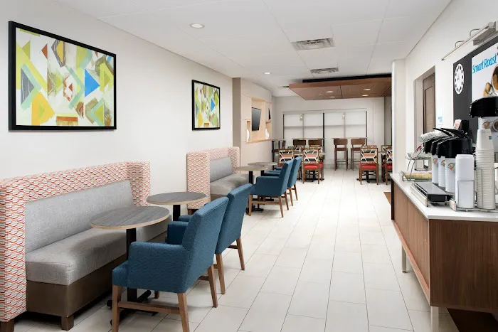 Holiday Inn Express Knoxville-Strawberry Plains by IHG 4