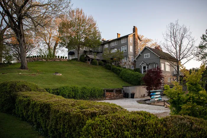 The Greystone Inn 4