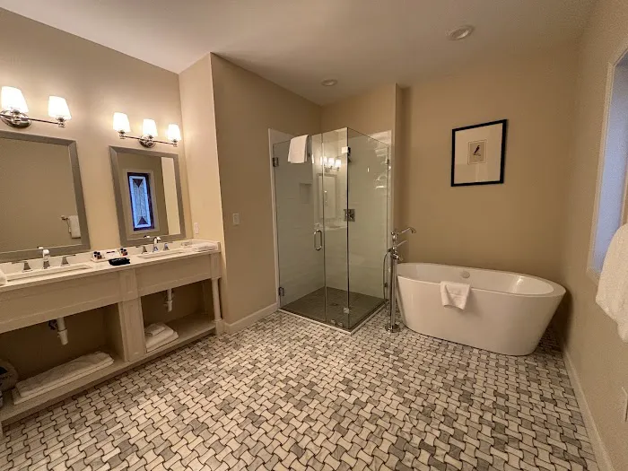 The Greystone Inn 4