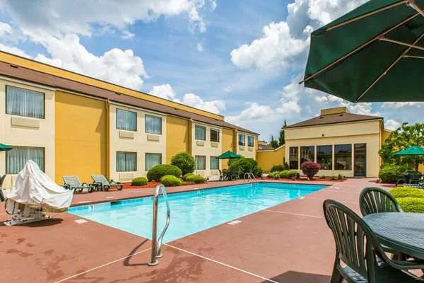 Quality Inn West of Asheville 4