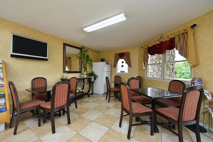 Americas Best Value Inn Canton, NC 4