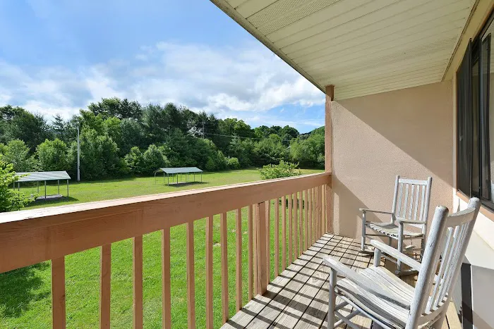 Americas Best Value Inn Canton, NC 4