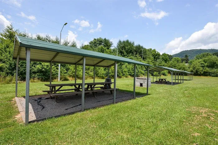 Americas Best Value Inn Canton, NC 4
