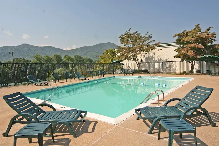 Days Inn by Wyndham Asheville West 4